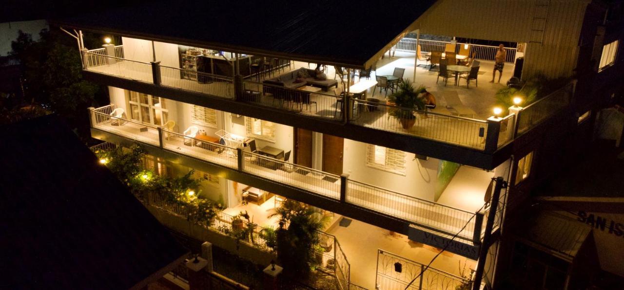 Victoria'S Bed & Breakfast Puerto Galera Εξωτερικό φωτογραφία